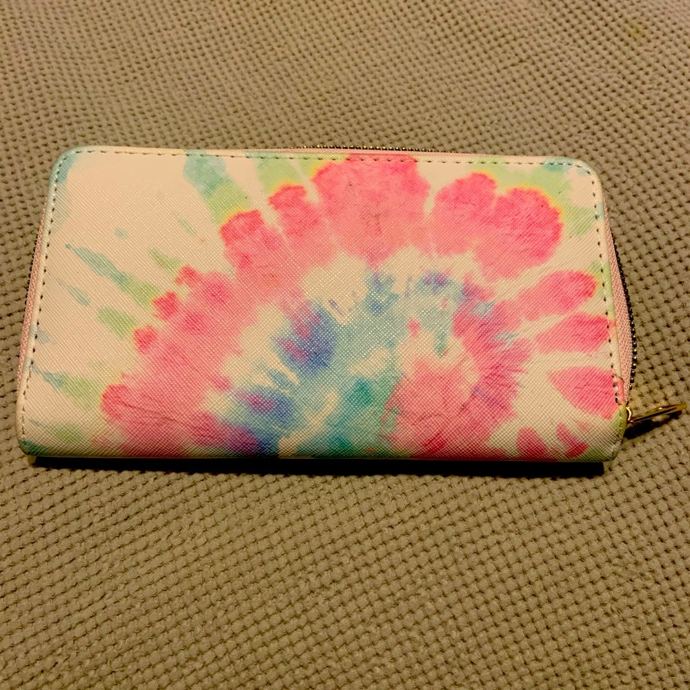 Tie dye wallet great condition lightly used